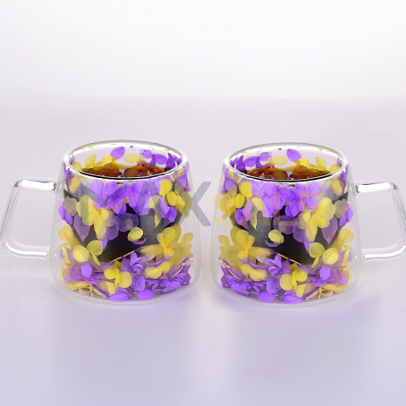 Нежен и хармоничен комплект от 2 чаши с ярки цветчета, 350 мл