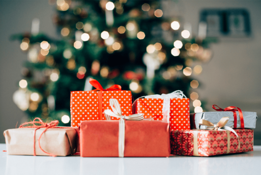 Най-добрите идеи за подаръци до 50 лв. от MaxSale.bg